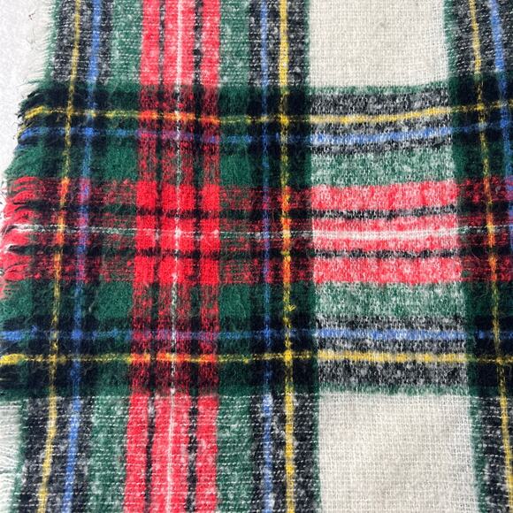Old Navy Blanket Scarf Tartan Red One Size Soft Fringe Plaid Cozy Heritage - Picture 2 of 8